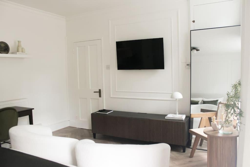 Stylish Apartment, Near Hampstead Heath * Londra